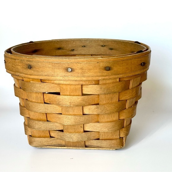 Small round Longaberger basket‎ - Picture 2 of 3